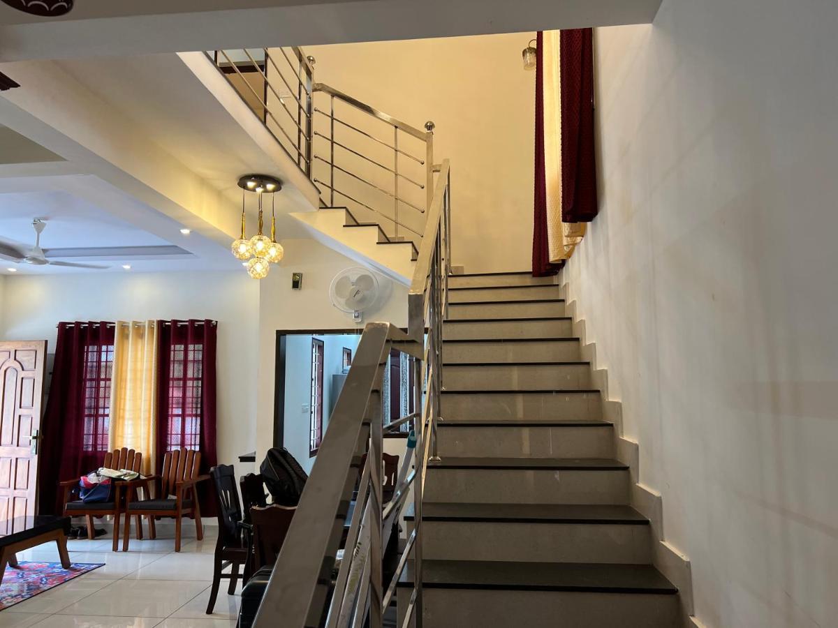 Pullad Villa Aranmula Exteriör bild