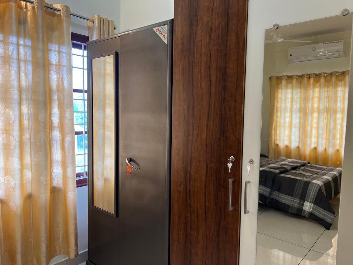 Pullad Villa Aranmula Exteriör bild