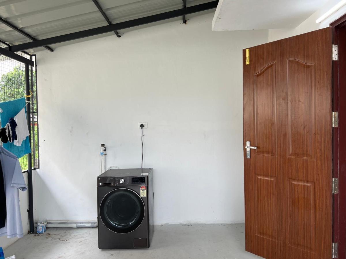 Pullad Villa Aranmula Exteriör bild
